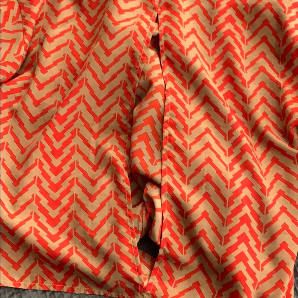 pattern top with open back - Picture 2 of 2